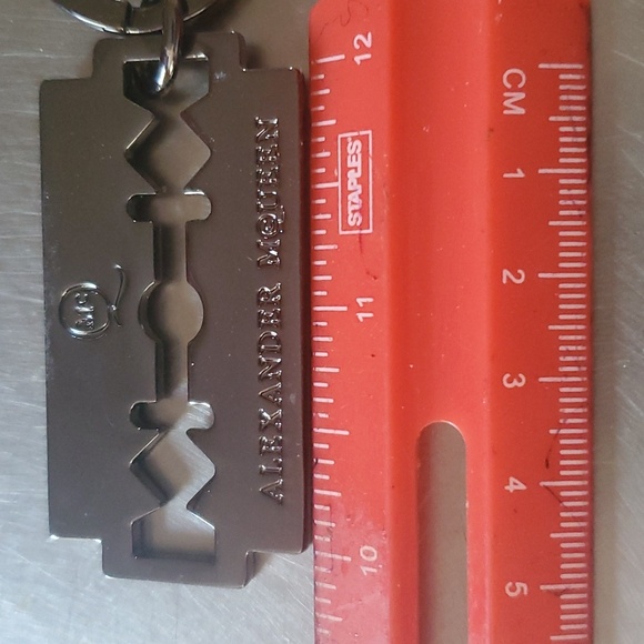 Alexander McQueen - Picture 9 of 9